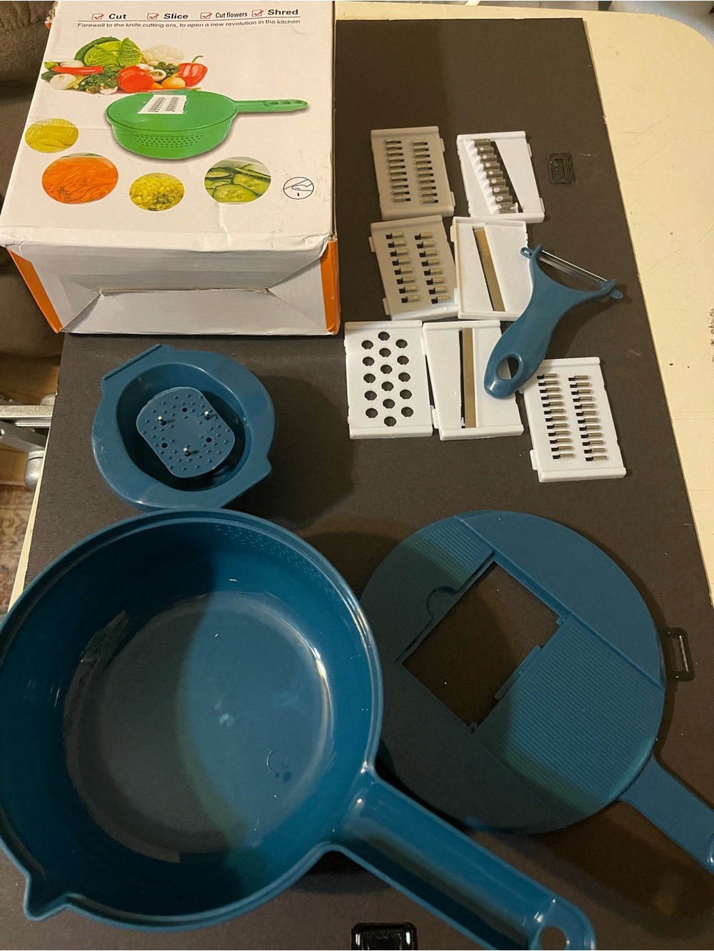 Green Multi-Function Vegetable Cutter & Colander by - Picture 6 of 7